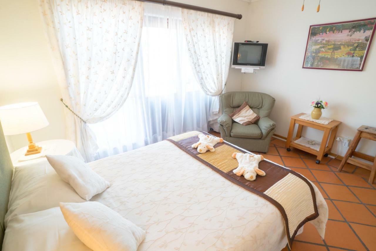 Addo Gateway Lodge Колчестер Экстерьер фото